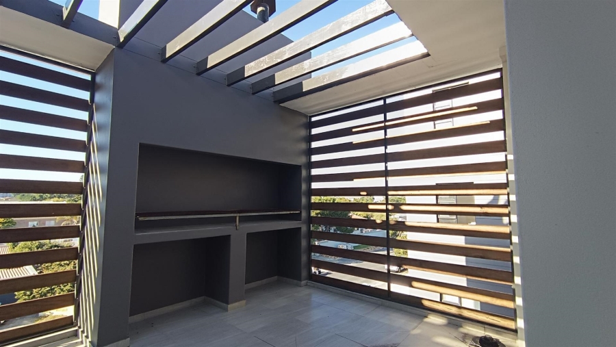 2 Bedroom Property for Sale in Table View Western Cape